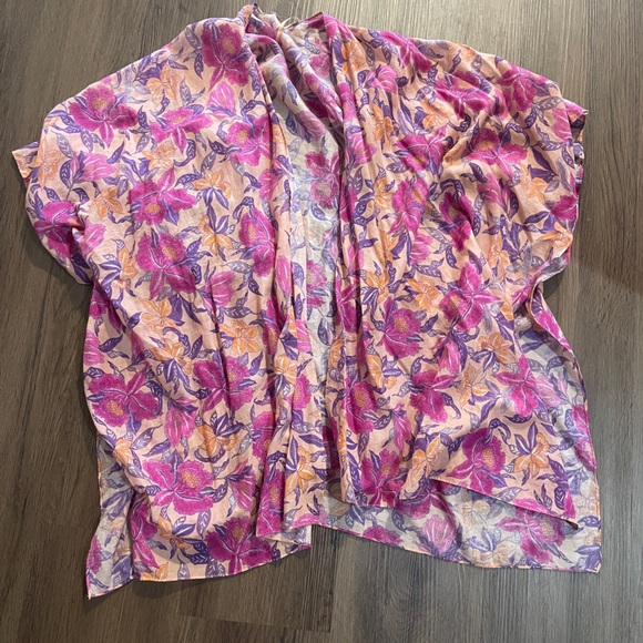 Old Navy Floral Cover Up - Picture 1 of 1